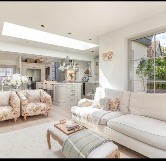 Private Apartment - 3 Bedrooms 해러게이트 외부 사진
