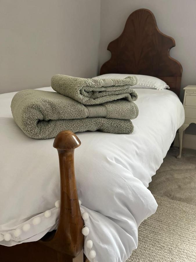 Private Apartment - 3 Bedrooms 해러게이트 외부 사진