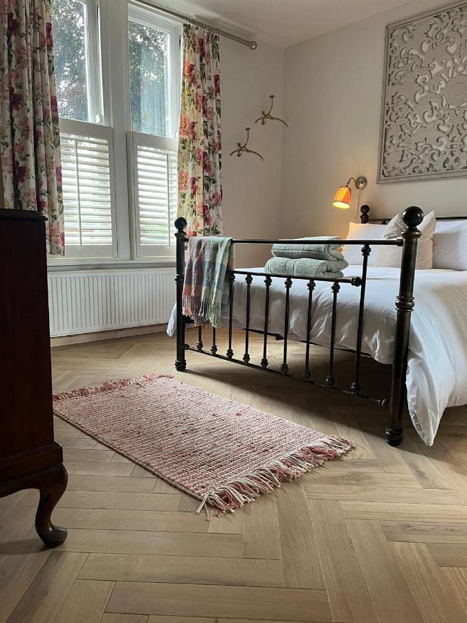 Private Apartment - 3 Bedrooms 해러게이트 외부 사진