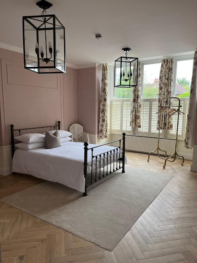 Private Apartment - 3 Bedrooms 해러게이트 외부 사진